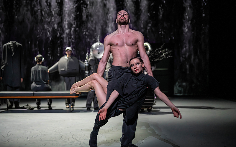 Szene aus dem Tanztheater Cathedral